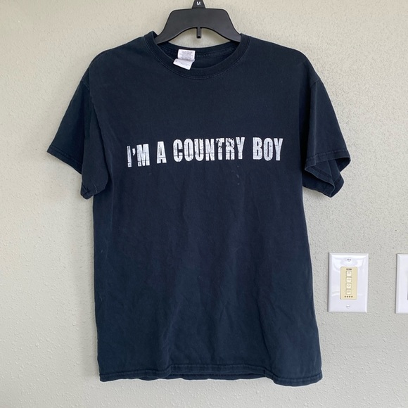 Gildan Other - Earl dibbles Jr. i’m a country boy T-shirt, size medium.